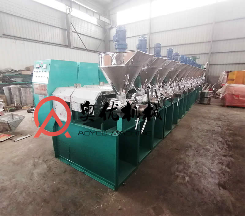 Oil press manufacturers and customers have a close cooperation relationship