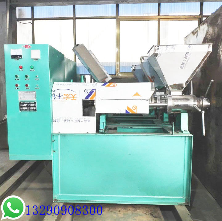 This press machine is suitable for rapeseed, peanut, soybeans, sesame oil sunflower oil, etc. Various plants, micro elec